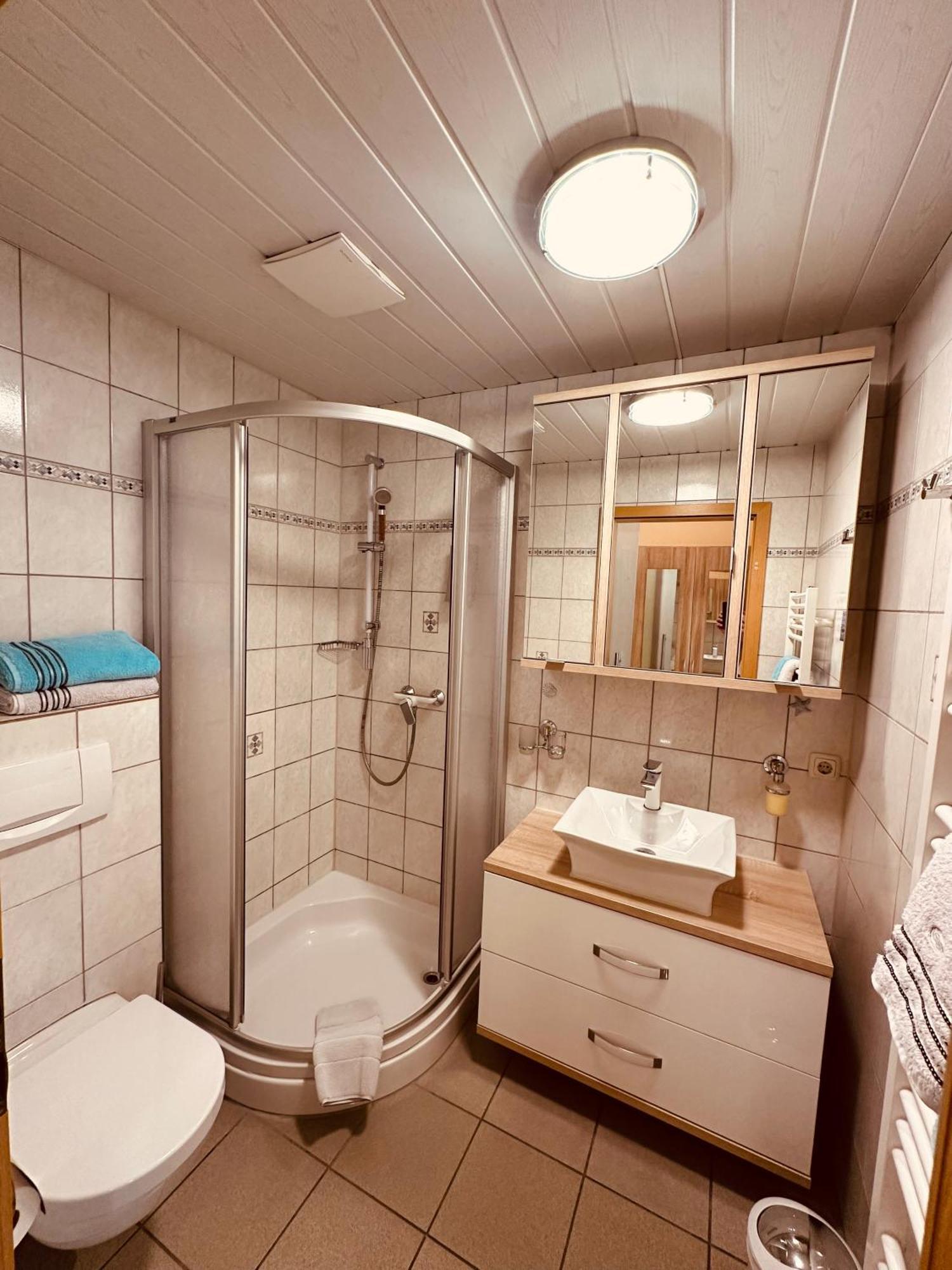 Hotel Drostenhof Garni Esens Exteriör bild